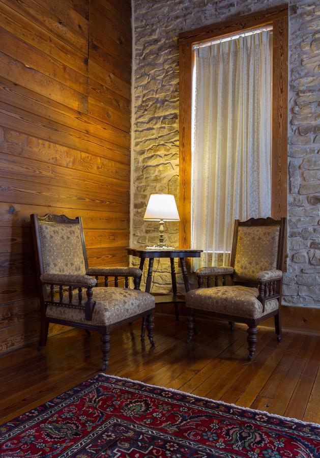 Upstairs Inn Hico Exterior foto