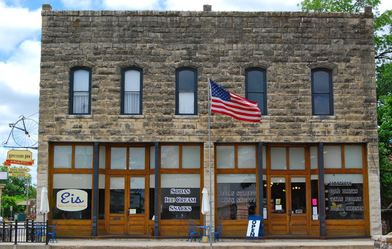 Upstairs Inn Hico Exterior foto